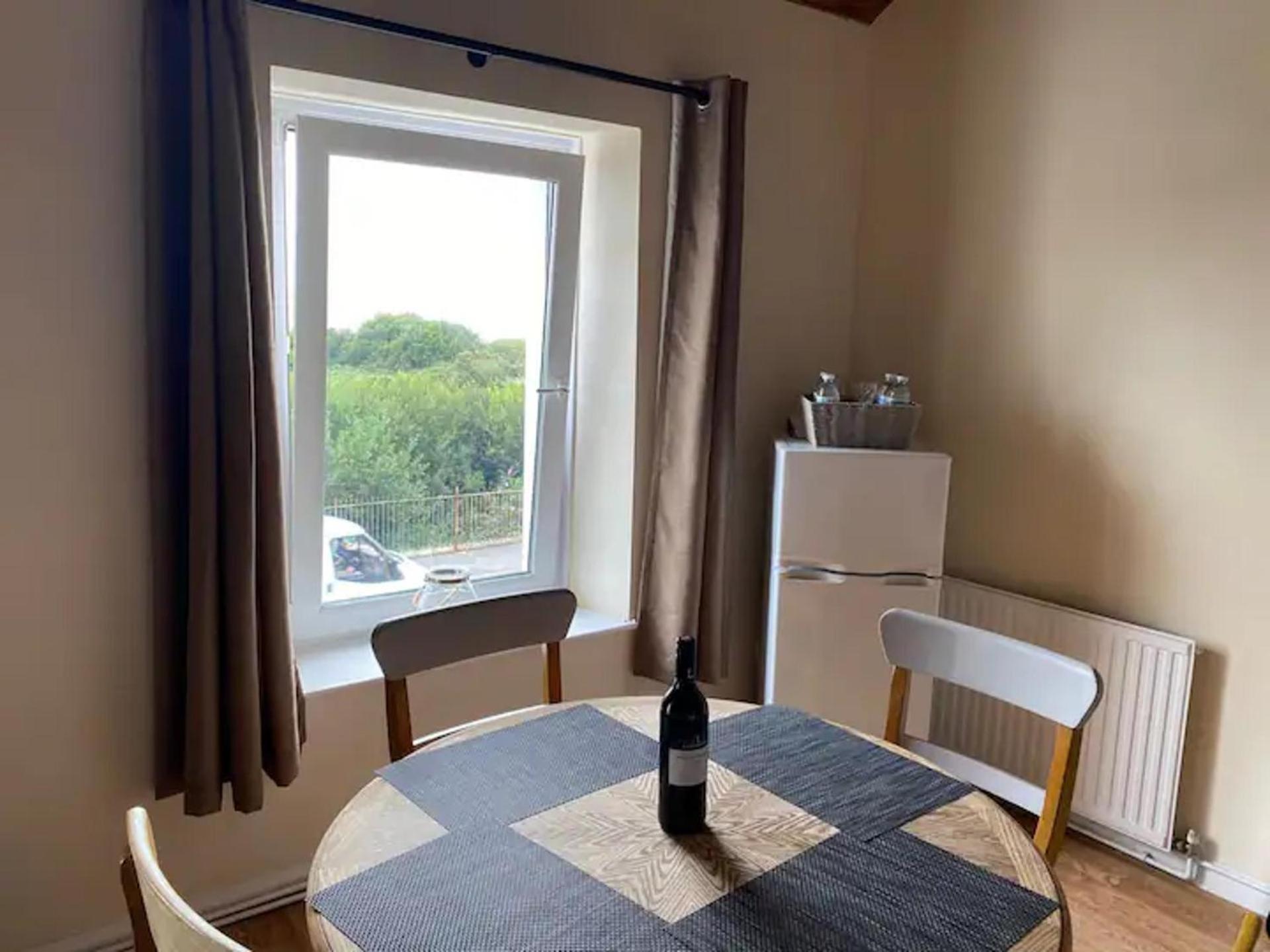 2 Bed-Sleeps 4-Sea View-Pet Friendly-Parking Apartamento Llanelli Exterior foto