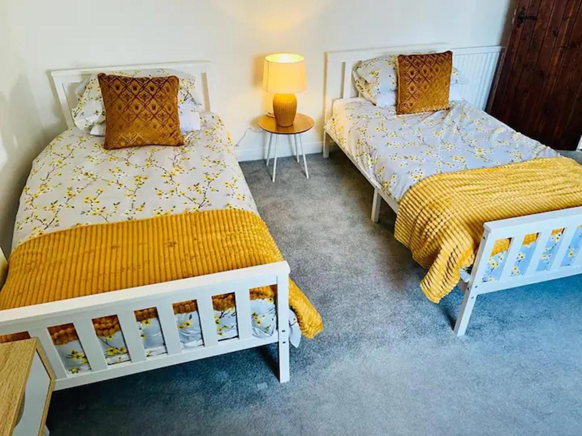 2 Bed-Sleeps 4-Sea View-Pet Friendly-Parking Apartamento Llanelli Exterior foto
