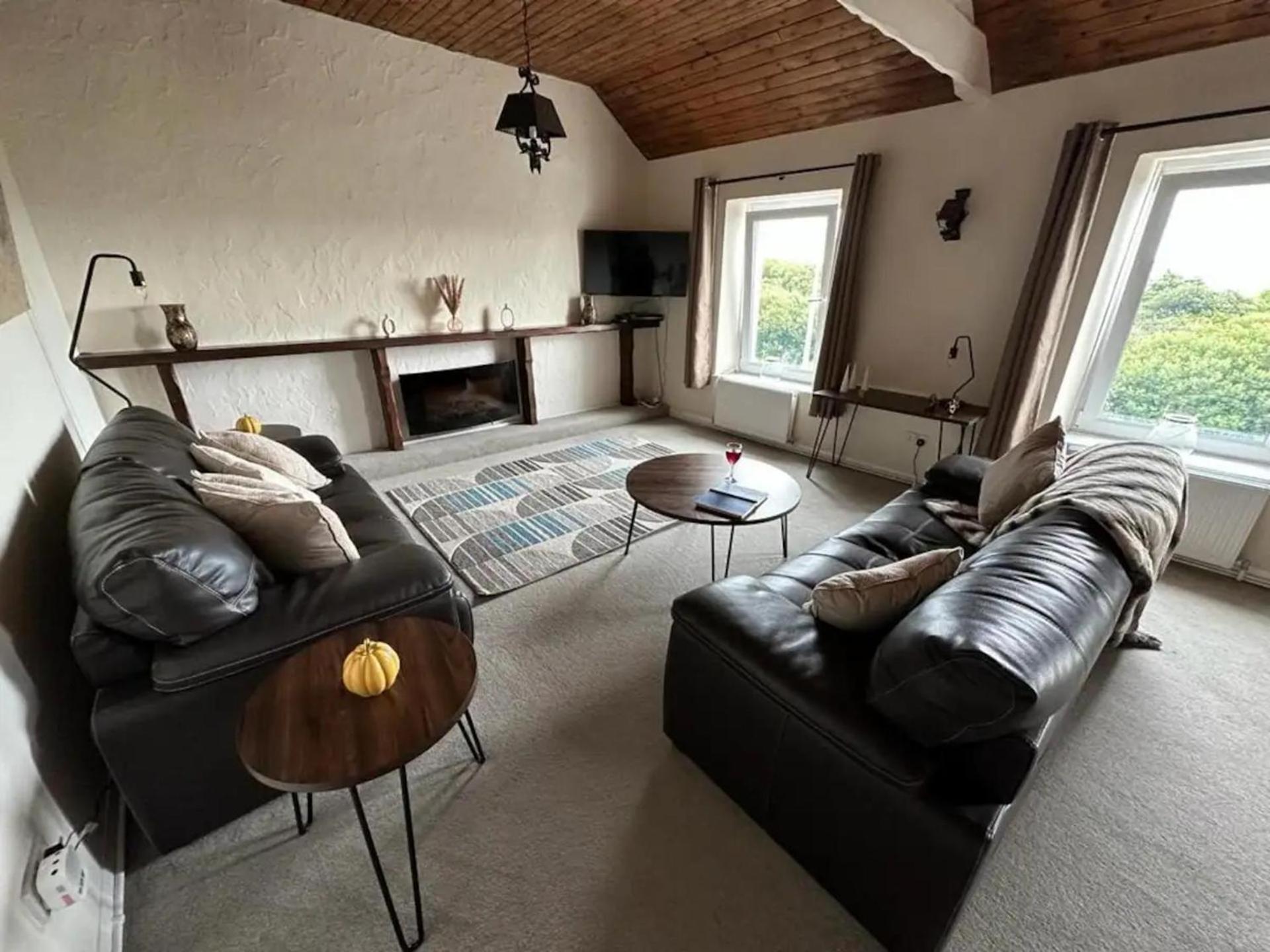 2 Bed-Sleeps 4-Sea View-Pet Friendly-Parking Apartamento Llanelli Exterior foto