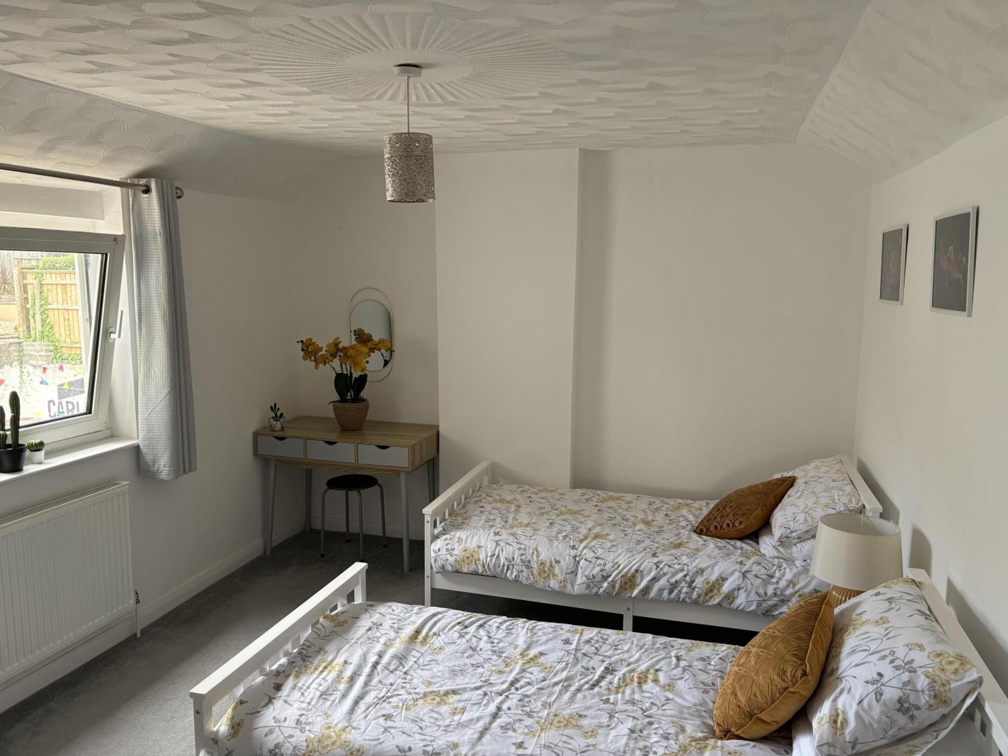 2 Bed-Sleeps 4-Sea View-Pet Friendly-Parking Apartamento Llanelli Exterior foto