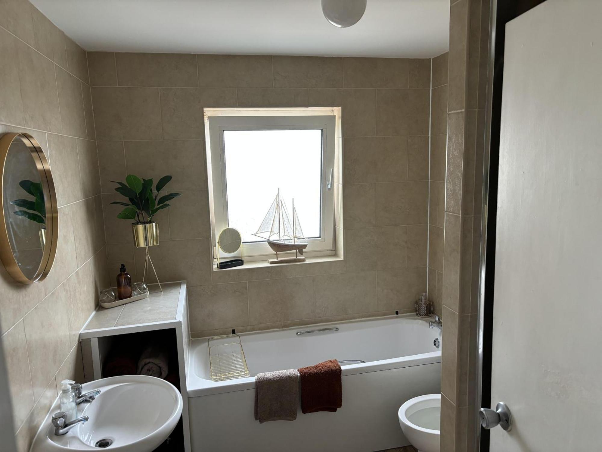 2 Bed-Sleeps 4-Sea View-Pet Friendly-Parking Apartamento Llanelli Exterior foto